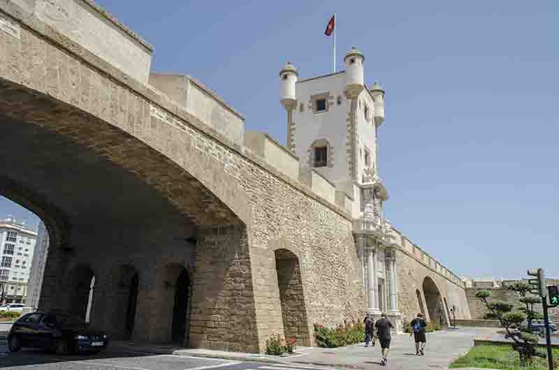 Cádiz 02 - Puerta de Tierra.jpg
